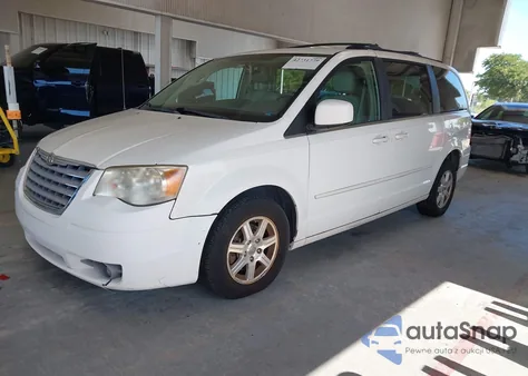 2008 Chrysler Town & Country Touring z USA, uszkodzony, nr VIN 2A8HR54PX8R600614
